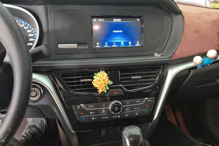 Used Venucia T90 2017 2.0L CVT Smart Edition Audio And AC Panel