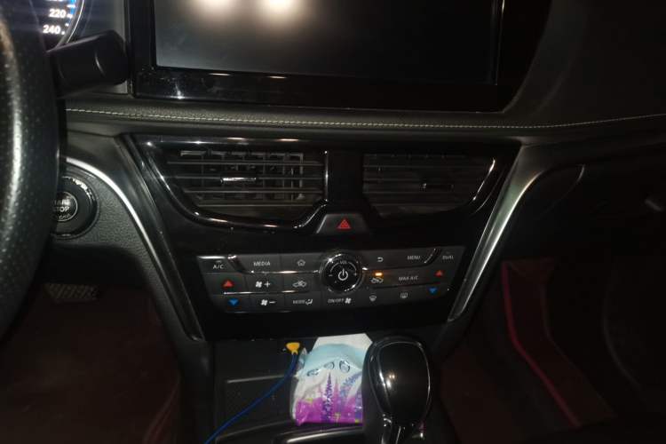 Used Venucia T90 2017 2.0L CVT Smart Edition Audio And AC Panel