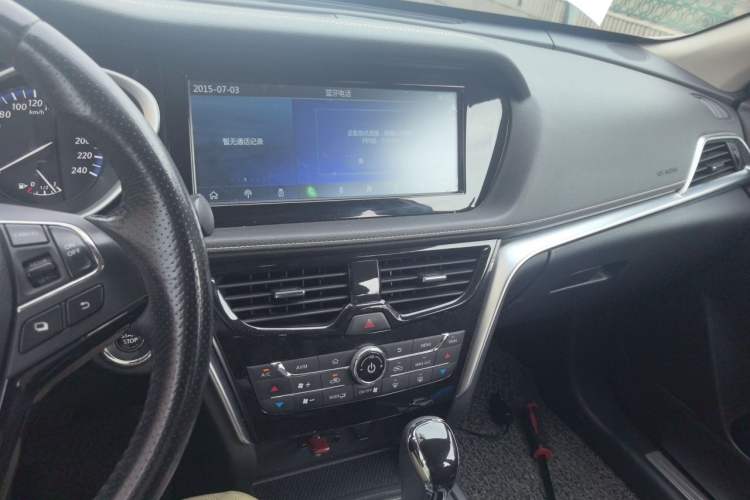 Used Venucia T90 2017 2.0L CVT Leading Edition Audio And AC Panel