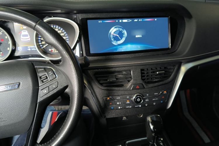 Used Venucia T90 2017 2.0L CVT Leading Edition Center Console