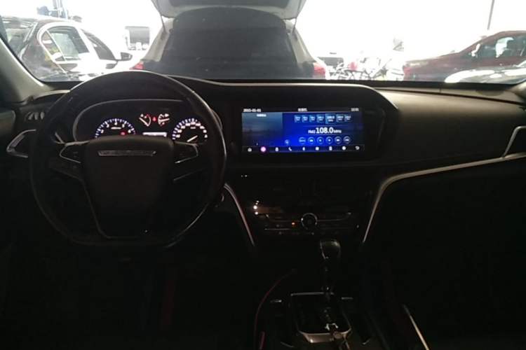 Used Venucia T90 2017 2.0L CVT Smart Edition Center Console