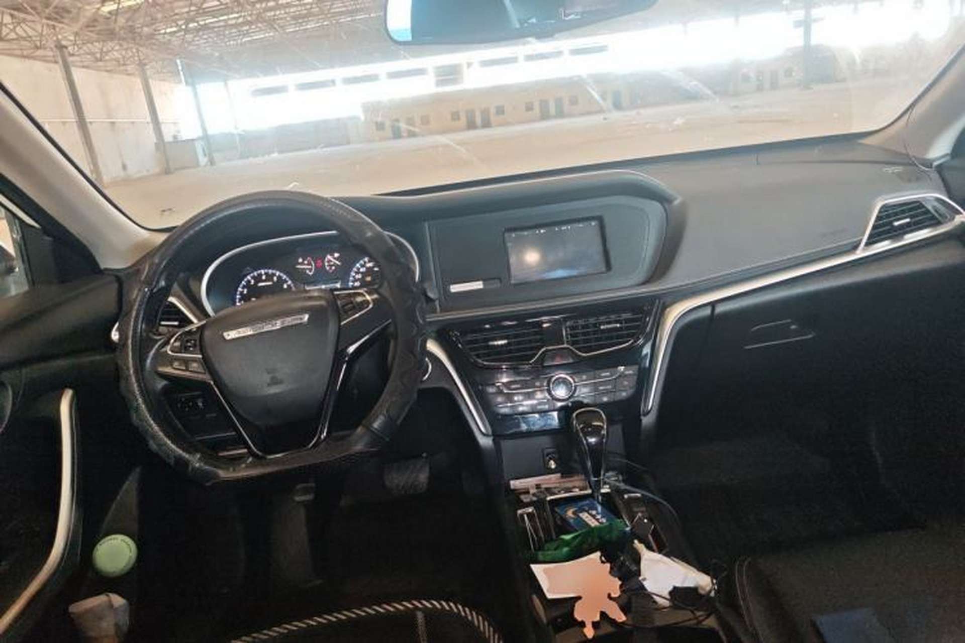 Used Venucia T90 2017 2.0L CVT Smart Edition Center Console