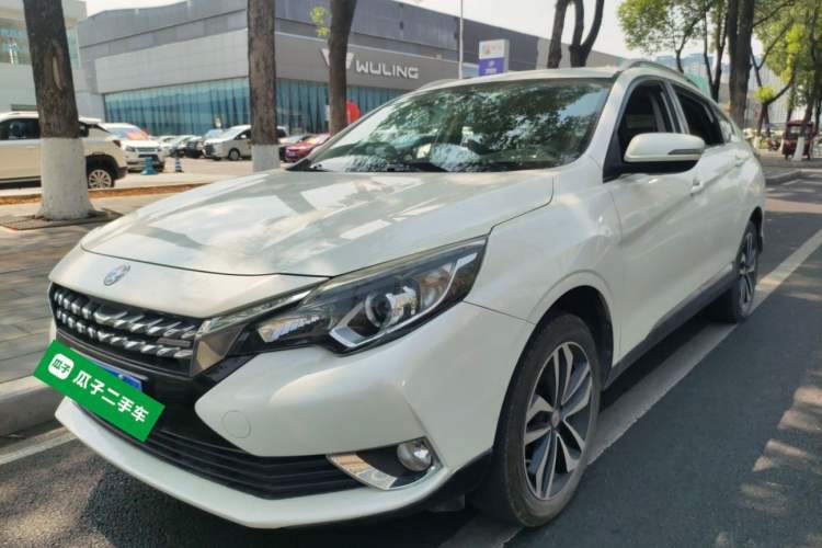 Used Venucia T90 2017 2.0L CVT Smart Edition Guazi used car, China used car export, Used car for sale, Used cars, Cheapest cars for sale