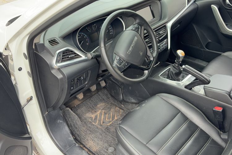 Used Venucia T90 2017 2.0L Manual ZhiShang Edition Driver Seat