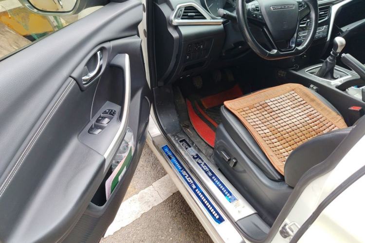 Used Venucia T90 2017 2.0L Manual ZhiShang Edition Driver Seat