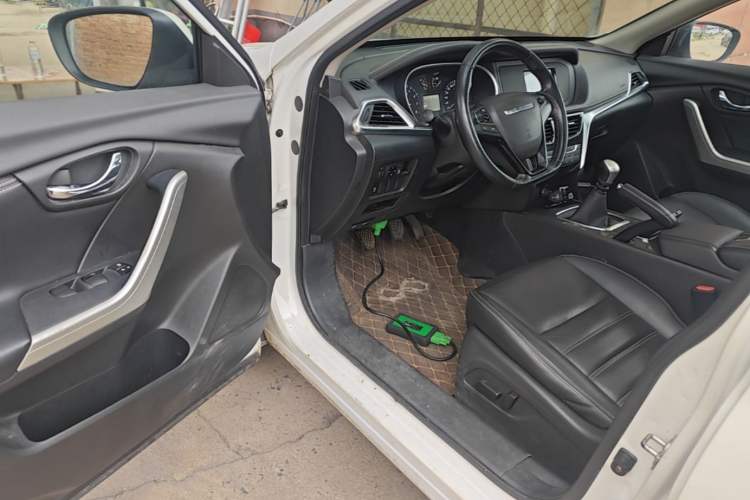 Used Venucia T90 2017 2.0L Manual ZhiShang Edition Driver Seat
