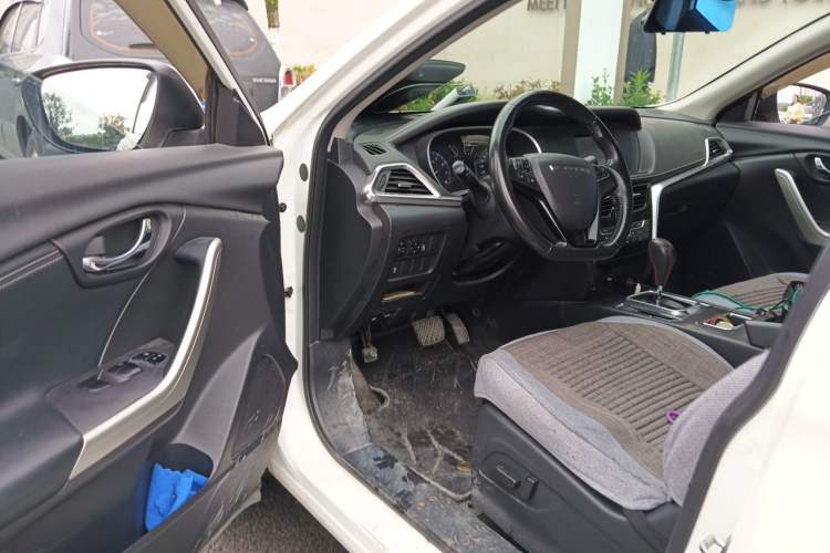 Used Venucia T90 2017 2.0L CVT Smart Edition Driver Seat