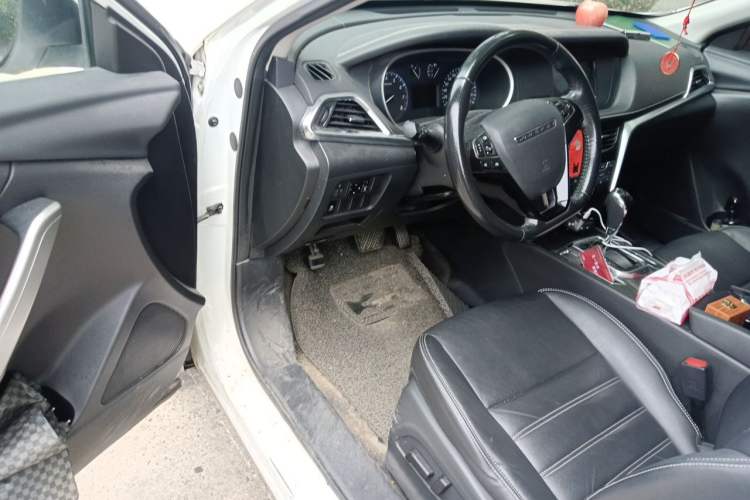 Used Venucia T90 2017 2.0L CVT Smart Edition Driver Seat