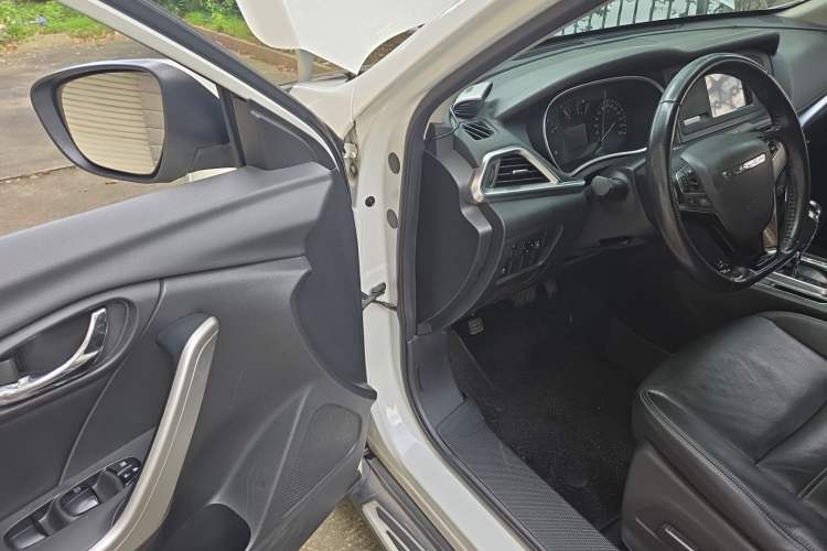 Used Venucia T90 2017 2.0L CVT Smart Edition Driver Seat
