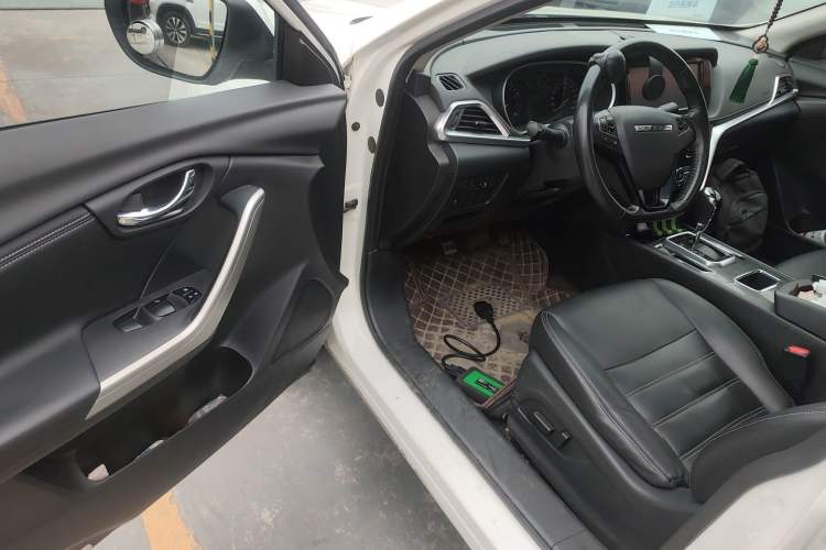 Used Venucia T90 2017 2.0L CVT Smart Edition Driver Seat