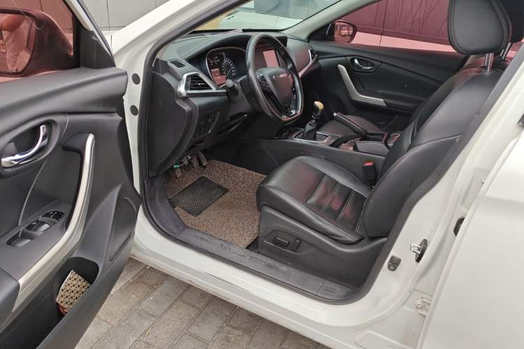 Used Venucia T90 2017 2.0L Manual ZhiShang Edition Driver Seat