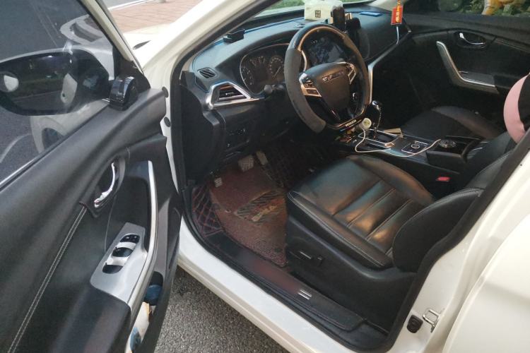 Used Venucia T90 2017 2.0L CVT Smart Edition Driver Seat