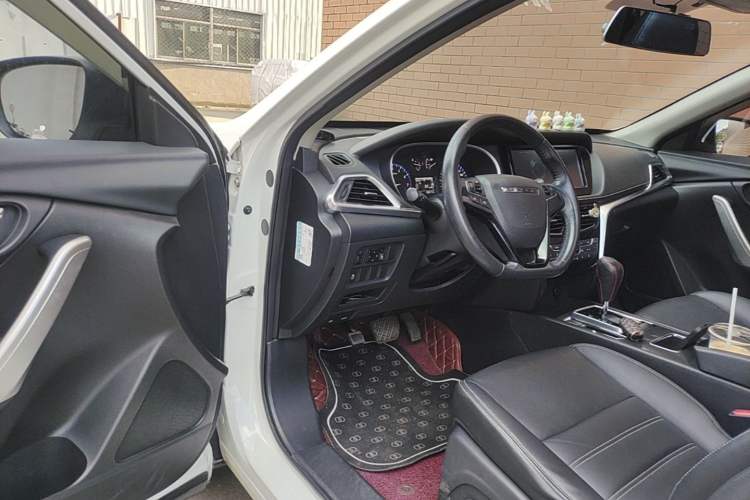 Used Venucia T90 2017 2.0L CVT Smart Edition Driver Seat