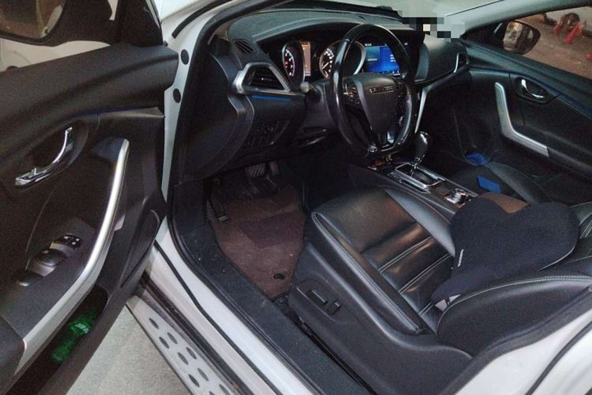 Used Venucia T90 2017 2.0L CVT Leading Edition Driver Seat