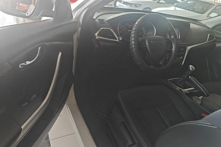 Used Venucia T90 2017 2.0L Manual ChenShang Edition Driver Seat