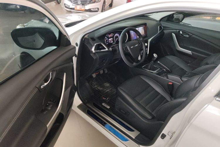 Used Venucia T90 2017 2.0L Manual ZhiShang Edition Driver Seat