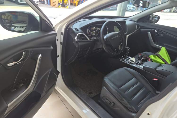Used Venucia T90 2017 2.0L CVT Smart Edition Driver Seat