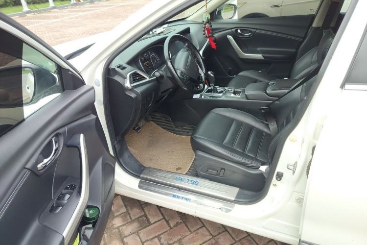 Used Venucia T90 2017 2.0L CVT Smart Edition Driver Seat