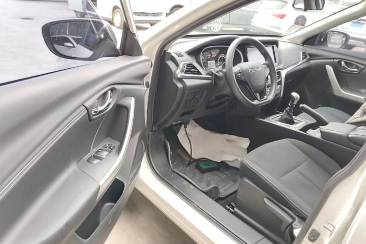 Used Venucia T90 2017 2.0L Manual Fashion Edition Driver Seat