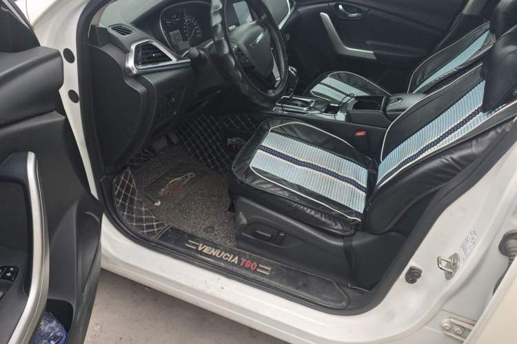 Used Venucia T90 2017 2.0L CVT Smart Edition Driver Seat