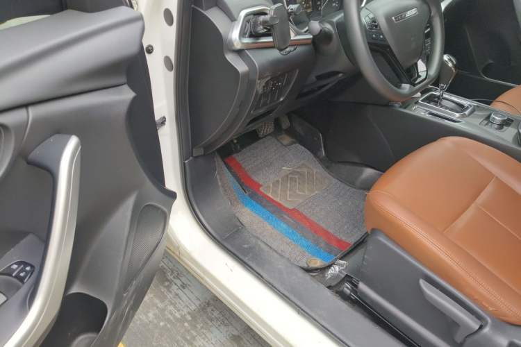 Used Venucia T90 2017 2.0L CVT Fashion Edition Driver Seat