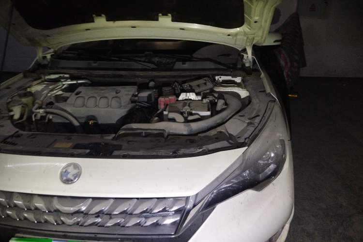 Used Venucia T90 2017 2.0L CVT Leading Edition Engine Bay Left