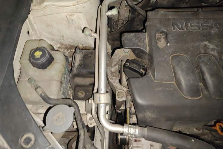 Used Venucia T90 2017 2.0L CVT Smart Edition Engine Bay Right