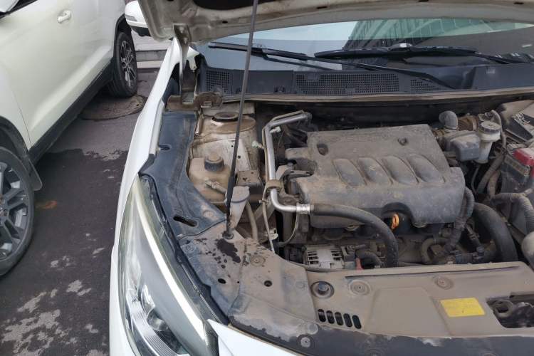 Used Venucia T90 2017 2.0L CVT Smart Edition Engine Bay Right