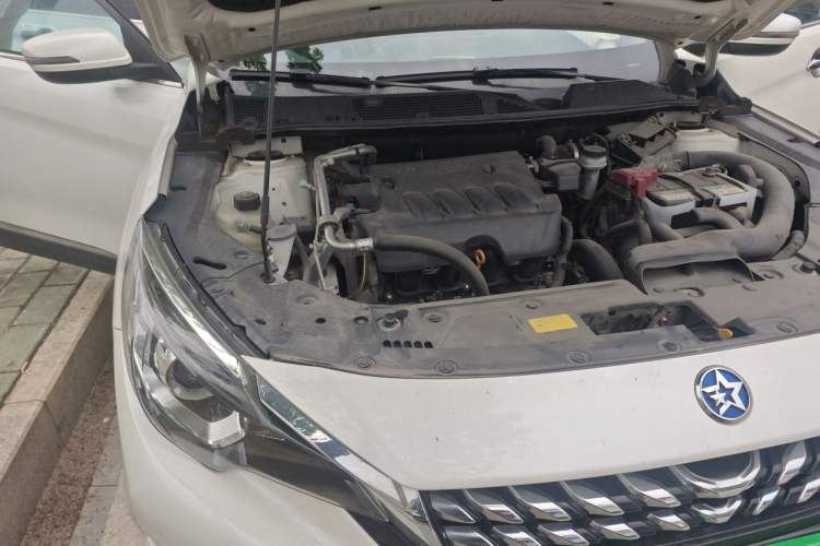 Used Venucia T90 2017 2.0L CVT Smart Edition Engine Bay Right