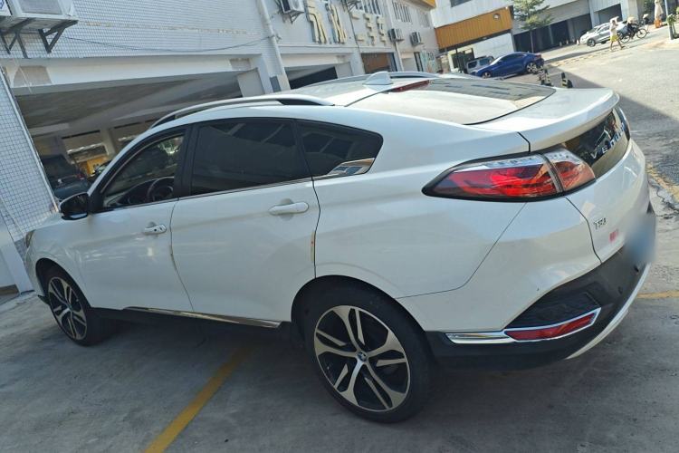 Used Venucia T90 2017 2.0L CVT Leading Edition Exterior 1