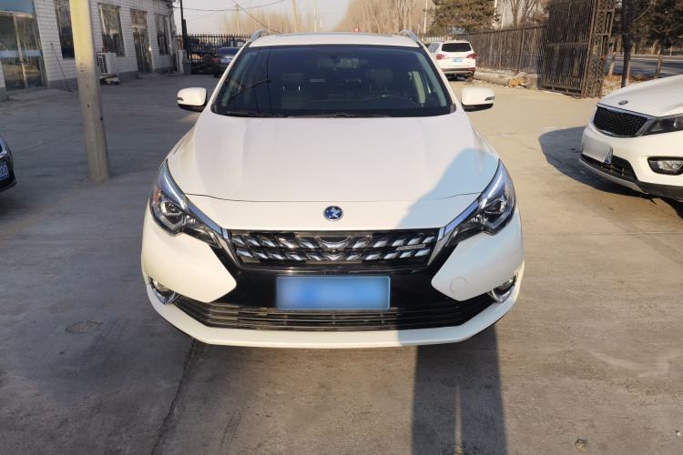 Used Venucia T90 2017 2.0L CVT Leading Edition Exterior 1