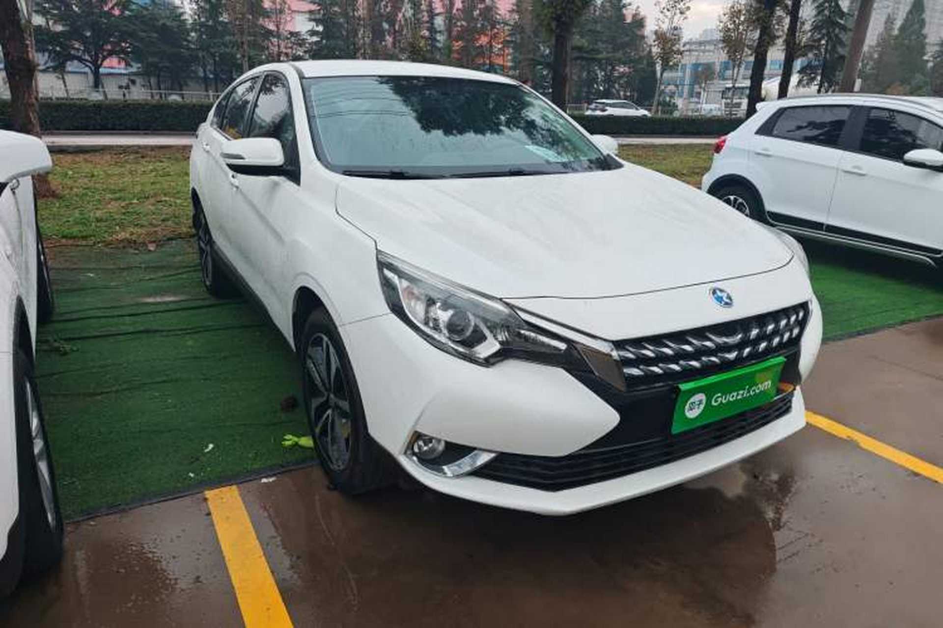 Used Venucia T90 2017 2.0L Manual Fashion Edition Exterior 2
