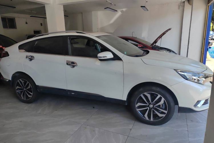 Used Venucia T90 2017 2.0L CVT Smart Edition Exterior 2