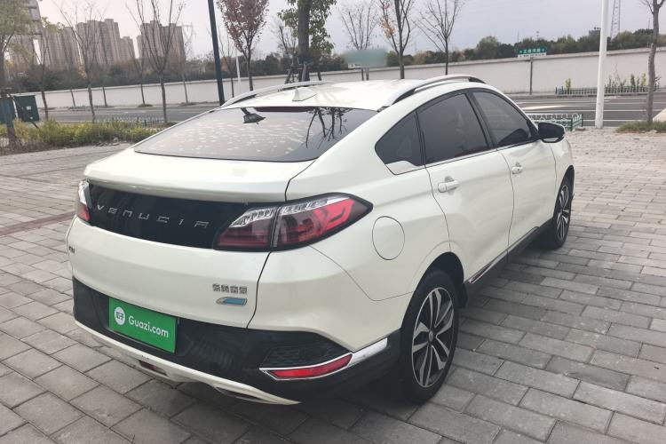 Used Venucia T90 2017 2.0L CVT Smart Edition Exterior 3