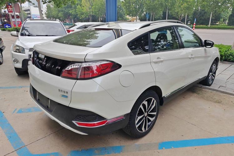 Used Venucia T90 2017 2.0L CVT Smart Edition Exterior 3