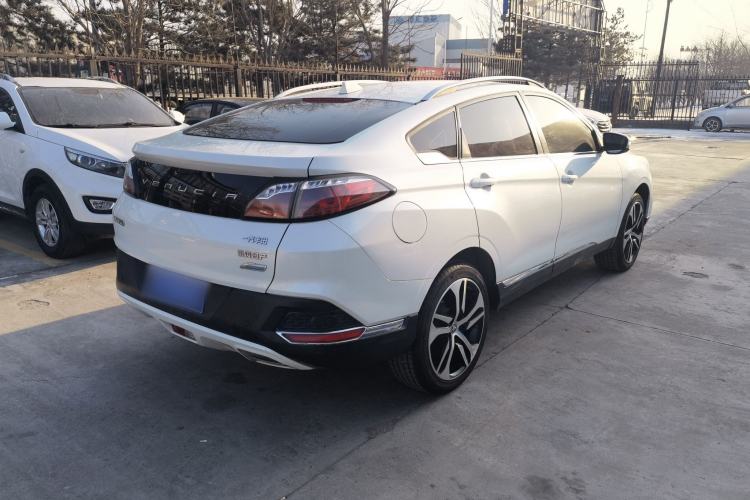 Used Venucia T90 2017 2.0L CVT Leading Edition Exterior 3