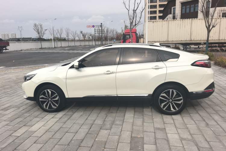 Used Venucia T90 2017 2.0L CVT Smart Edition Exterior 5