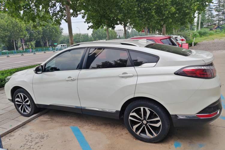 Used Venucia T90 2017 2.0L CVT Smart Edition Exterior 5