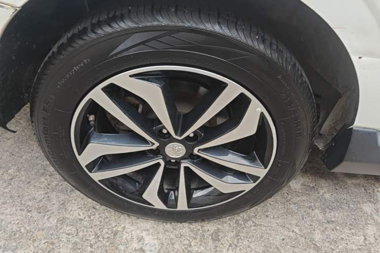 Used Venucia T90 2017 2.0L CVT Smart Edition Exterior 5