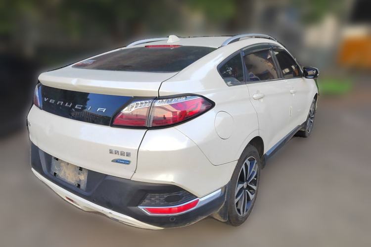 Used Venucia T90 2017 2.0L CVT Smart Edition Exterior 5