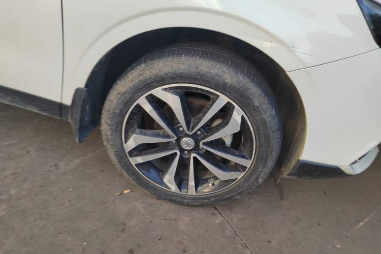 Used Venucia T90 2017 2.0L CVT Smart Edition Exterior 7