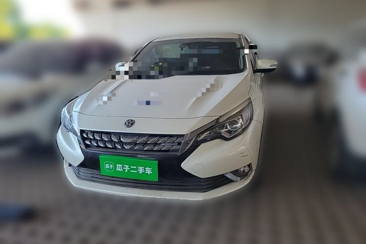 Used Venucia T90 2017 2.0L Manual Fashion Edition Front