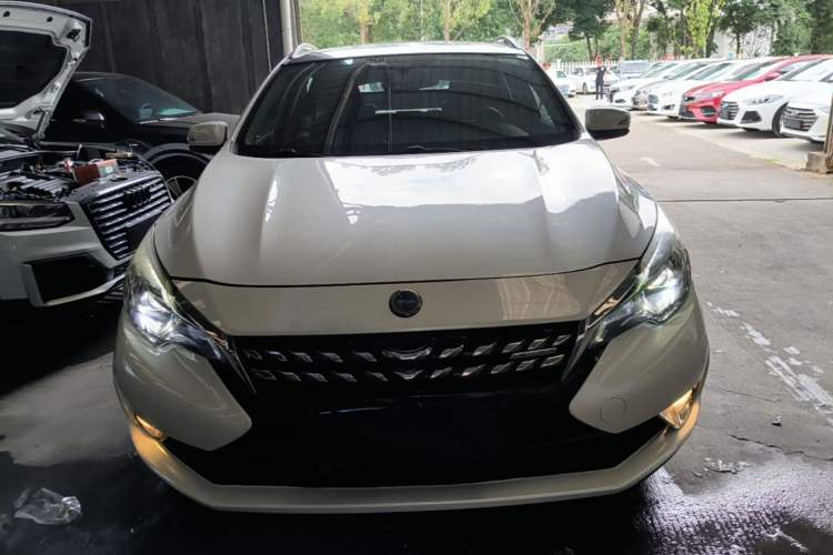 Used Venucia T90 2017 2.0L CVT Leading Edition Front