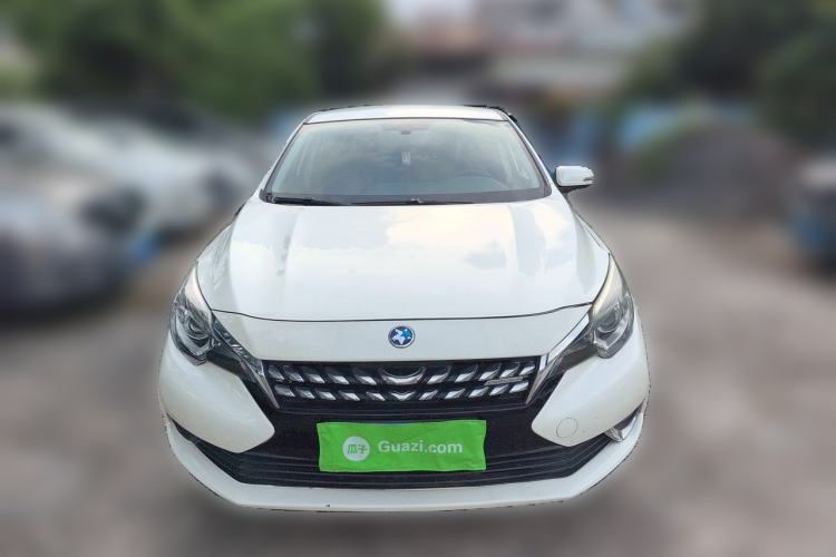 Used Venucia T90 2017 2.0L CVT Fashion Edition Front