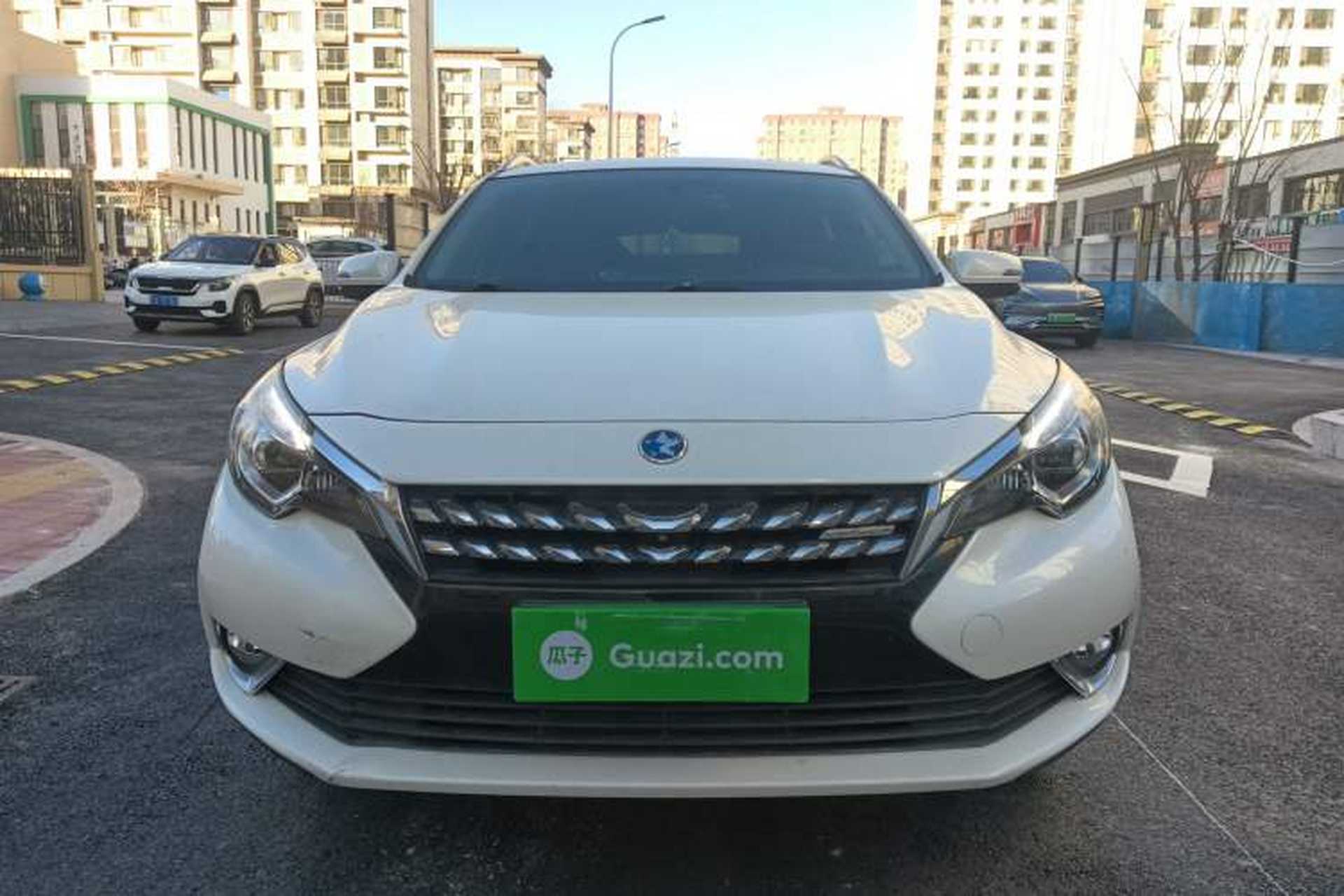 Used Venucia T90 2017 2.0L CVT Leading Edition Front