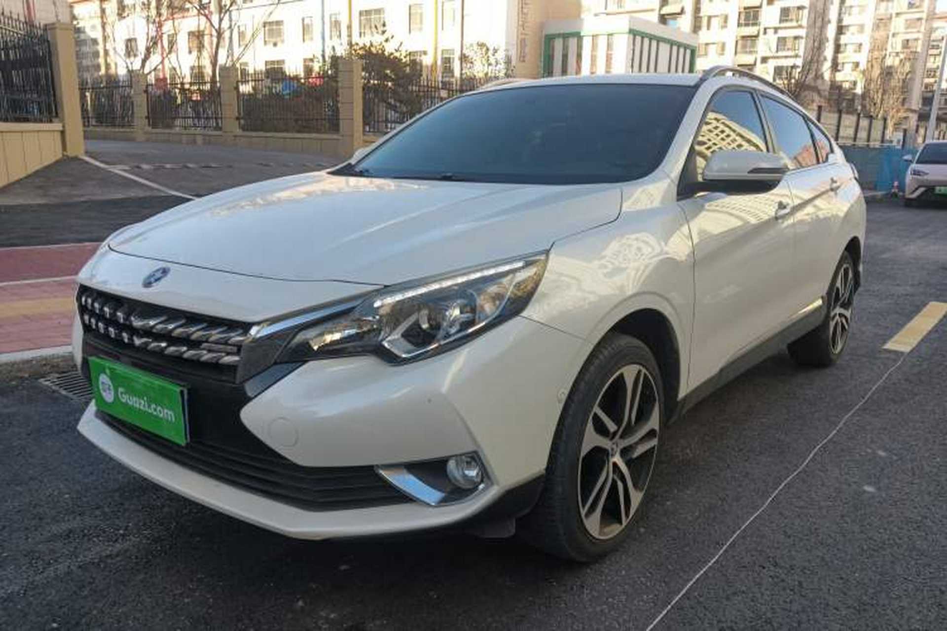 Used Venucia T90 2017 2.0L CVT Leading Edition Front Left 45 Deg