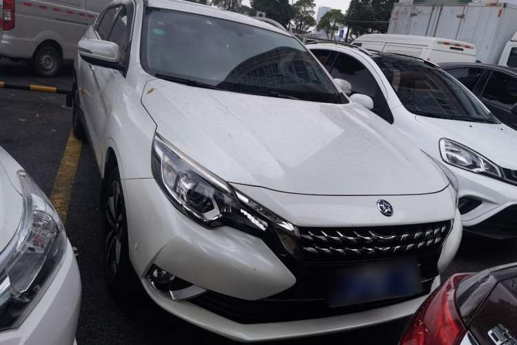 Used Venucia T90 2017 2.0L CVT Smart Edition Front