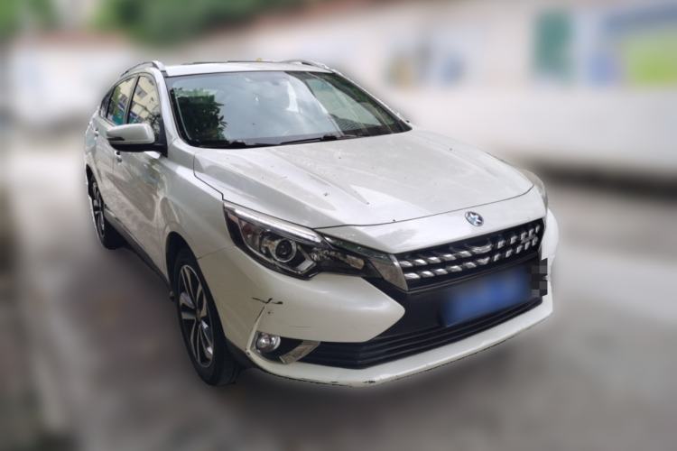 Used Venucia T90 2017 2.0L CVT Smart Edition Front Right 45 Deg