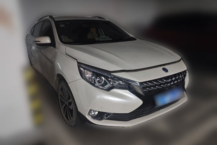 Used Venucia T90 2017 2.0L CVT Smart Edition Front Right 45 Deg