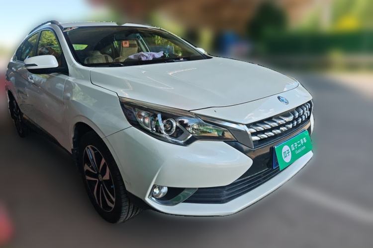 Used Venucia T90 2017 2.0L Manual ZhiShang Edition Front Right 45 Deg